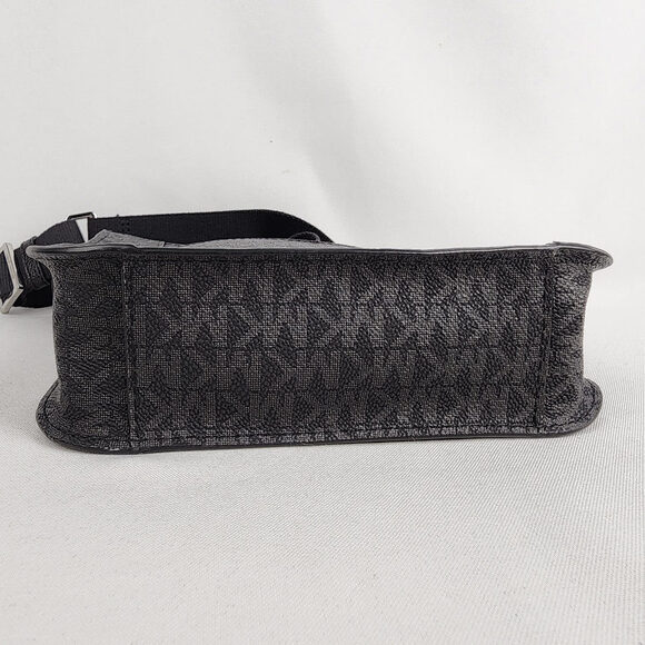 Michael Kors Briley Small Messenger Crossbody Signature Handbag - Picture 7 of 10